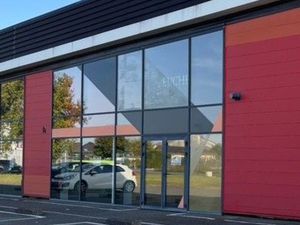 Local 230 m² Ruaudin