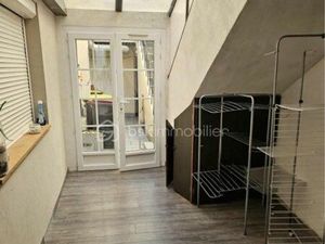 2 appartements indépendants. Faubourg Clermont. Place péri