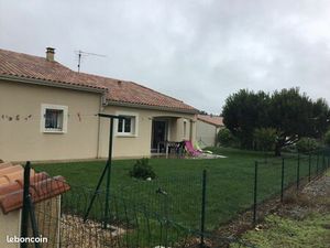 A louer maison Ayron