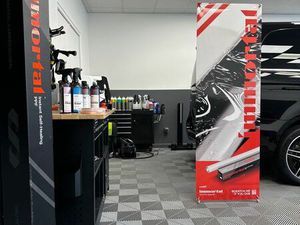 Garage spécialisé dans le pare-brise  PPF et vitre teinté