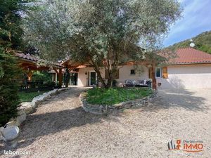 Propriété 6 pièces 150 m²