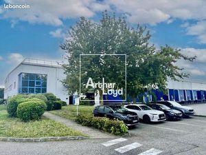 Local industriel 4 773 m²