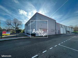 Local industriel 1 531 m²