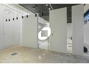 Local commercial 130 m²