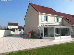 Maison 6 pièces sur grand terrain arboré