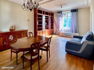 Maison 11 pièces 233 m²