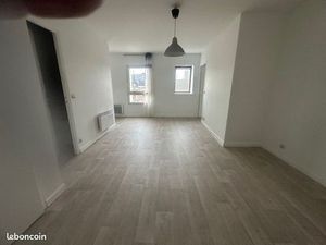 Bel appartement rénové de type T2 situé en plein centre d'HAUBOURDIN