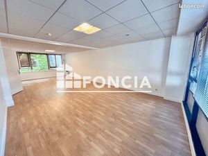 Local bureaux 100 m²