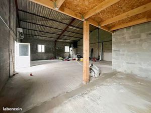 Entrepôt 130 m² SAINT AGNANT