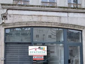 Local 93 m² Saintes