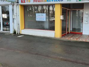 Mur   local commercial