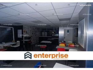 Local commercial 220 m²