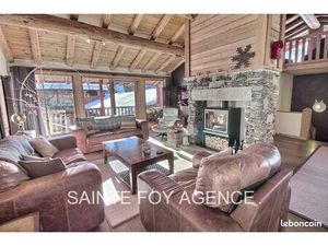 Au centre de la station de Sainte Foy