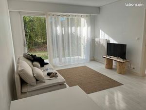 Appartement refait a neuf - mairie -