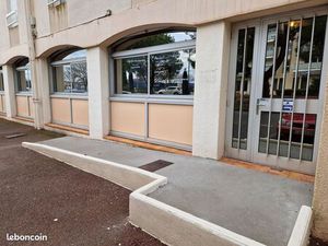 Bureau à louer dans un cabinet médical