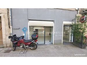 Local commercial 52 m² Saint-Ambroix