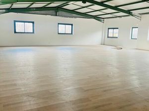 À LOUER – Ensemble immobilier professionnel avec local d’activité et bureaux