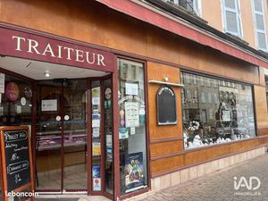 Local 110 m² ISSOIRE