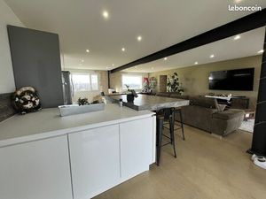 Propriété 7 pièces 194 m²