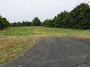 Très beau terrain dans une village aéronautique