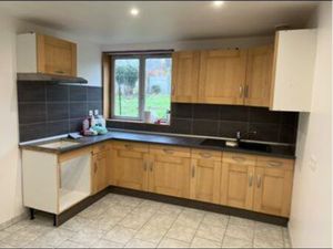 Maison plain-pied semi-individuelle avec jardin