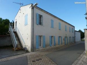 Local de 110 m2 centre La JARRIE (17220)