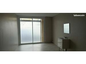 Local commercial 45 M² Centre de Jonzac