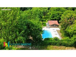 Maison 8 pièces 244 m²