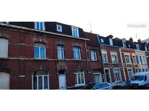 Maison de ville a deux étages