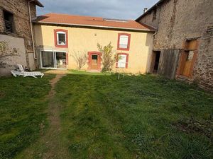 Maison avec grange dans corps de ferme