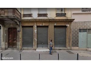 Local commercial  rue villeroy  lyon 3eme  100 m² environ