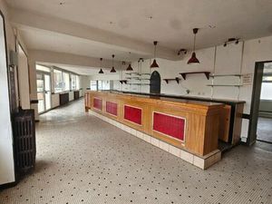 Local commercial 185 m² VIEILLEVIGNE