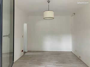 3 pièces bas de villa disponible 1er mars 2026