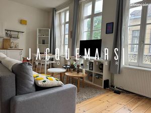 Exclusivité JACQUEMARS Immobilier - Vieux Lille - joli T2 rénové - 201.400 HAI