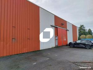Local d'activité 900 m²
