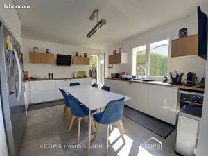 Propriété 8 pièces 248 m²