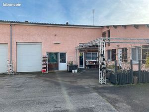 Maison avec dépendances