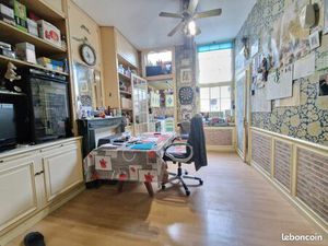 Un immeuble à usage d'habitation de 106 3 m