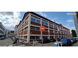 Loue Bureau 48 m2 GORGE DE LOUP 550 mois Cnc