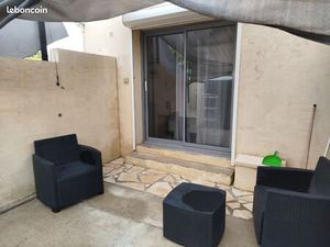 Joli studio toutes charges comprises au calme