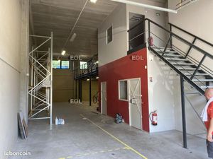 Local bureaux 345 m²