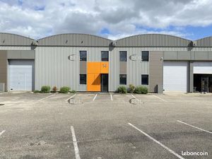 Local bureaux 440 m²