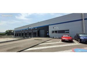 Local industriel 7 064 m²