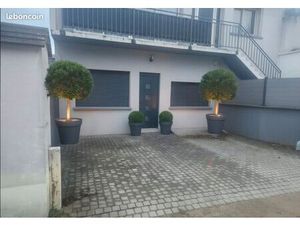 Maison contemporaine de plain-pied avec patio et jacuzzi – Saint-Maur-des-Fossés