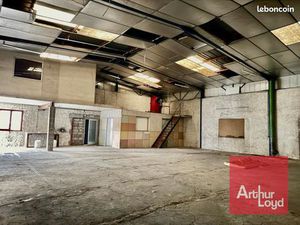 Local industriel 335 m²