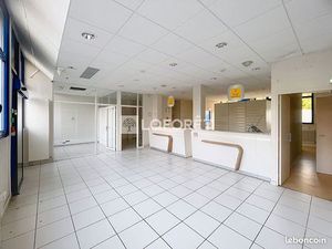 Local commercial 147 m² LA GACILLY