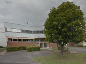 Local d'activité 704 m²