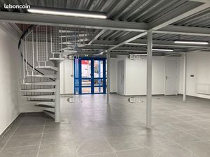 Local d'activité 311 m²