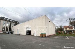 Local d'activité 900 m²