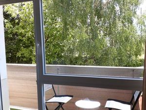 Grand T2 proche port  lycées  parking  balcon